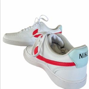 NIKE Court Vision Low Women’s